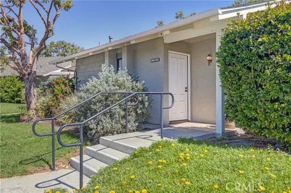 Property Slideshow image 2 of 63 | 8932 biscayne ct 1318-a, Huntington Beach, CA, 92646
