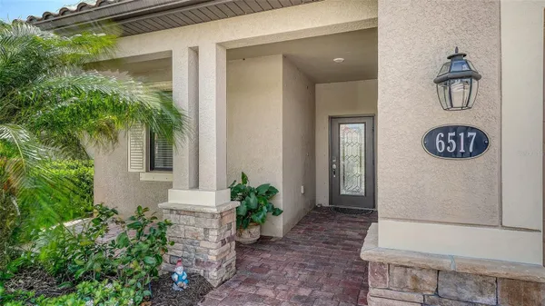 Property Slideshow image 3 of 92 | 6517 willowshire way, Bradenton, FL, 34212
