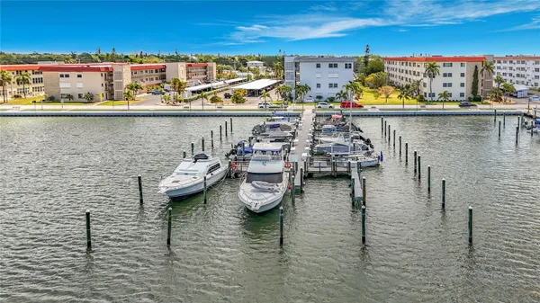Property Slideshow image 2 of 59 | 3018 59th st 103, Gulfport, FL, 33707