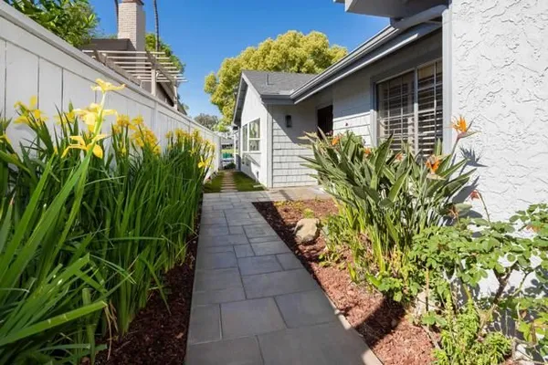 Property Slideshow image 2 of 37 | 1554 via brisa del lago, San Marcos, CA, 92078