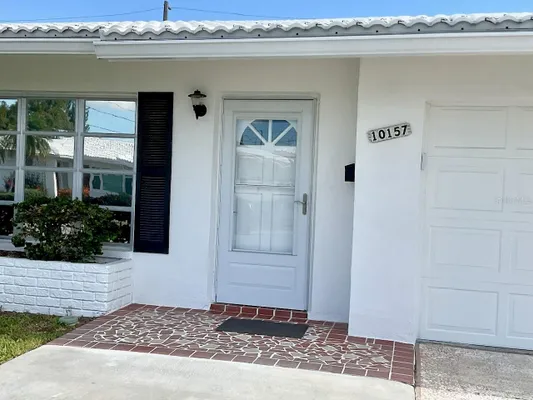 Property Slideshow image 2 of 33 | 10157 43rd way, Pinellas Park, FL, 33782