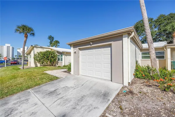 Property Slideshow image 3 of 60 | 111 whispering sands cir # v38, Sarasota, FL, 34242