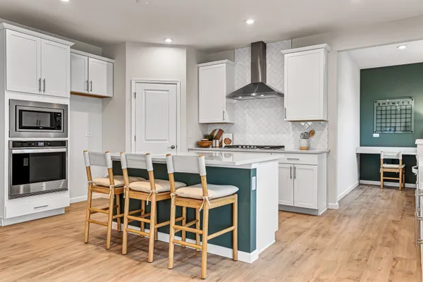 Property Slideshow image 2 of 12 | 3136 peyton cir, Aurora, IL, 60503