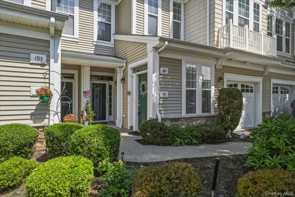 Property Slideshow image 3 of 36 | 189 symphony dr, Brookhaven, NY, 11755