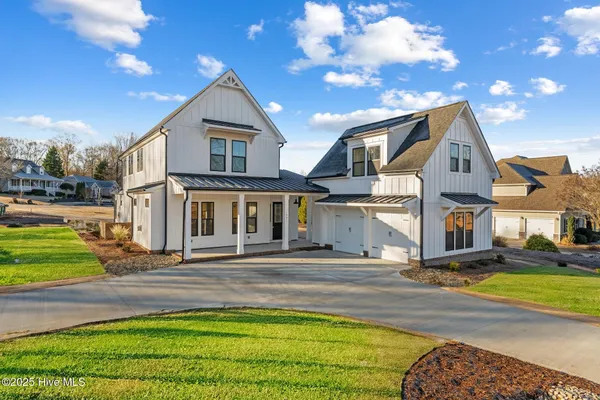 Property Slideshow image 2 of 36 | 115 s middleton dr, Calabash, NC, 28467