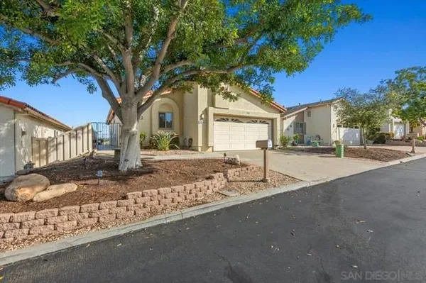 Property Slideshow image 2 of 41 | 3501 n sundown ln, Oceanside, CA, 92056