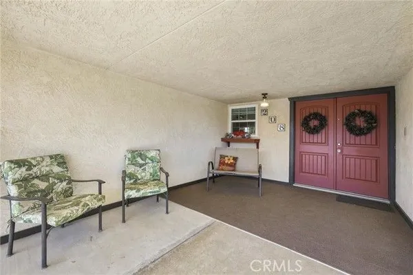 Property Slideshow image 3 of 47 | 208 glen oaks dr, Bakersfield, CA, 93309