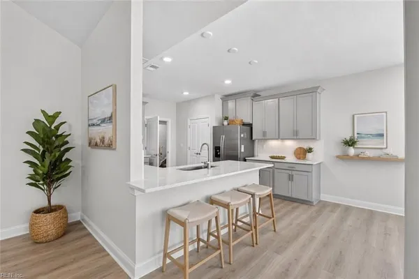 Property Slideshow image 3 of 40 | 2136 edwin dr, Chesapeake, VA, 23322