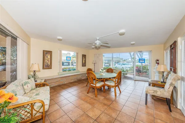 Property Slideshow image 2 of 52 | 4775 cove cir apt 904, Saint Petersburg, FL, 33708