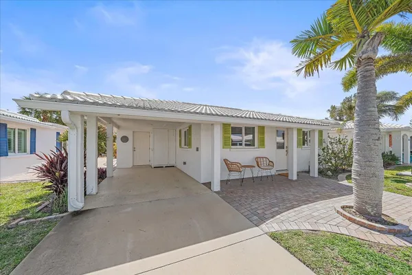 Property Slideshow image 3 of 33 | 914 spanish dr 76, Longboat Key, FL, 34228