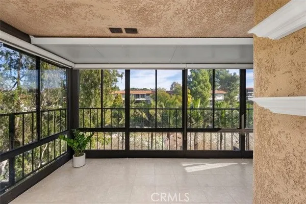 Property Slideshow image 2 of 45 | 2392 via mariposa 3b, Laguna Woods, CA, 92637