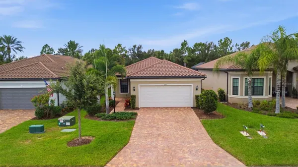 Property Slideshow image 2 of 65 | 6713 alstead cir, Bradenton, FL, 34202