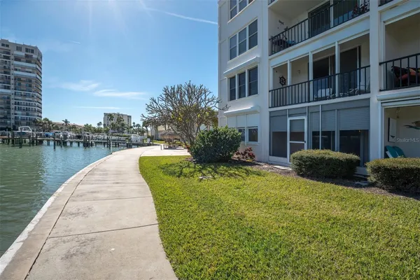 Property Slideshow image 2 of 42 | 7625 sun island dr s apt 101, South Pasadena, FL, 33707