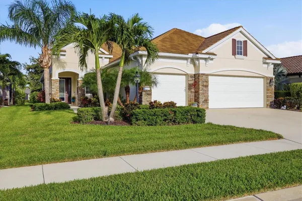 Property Slideshow image 2 of 82 | 4209 midnight blue run, Bradenton, FL, 34211