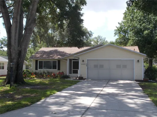 Property Slideshow image 3 of 67 | 2108 greenlaw ct, Leesburg, FL, 34788