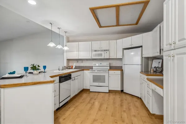 Property Slideshow image 3 of 48 | 650 s clinton st 5d, Denver, CO, 80247
