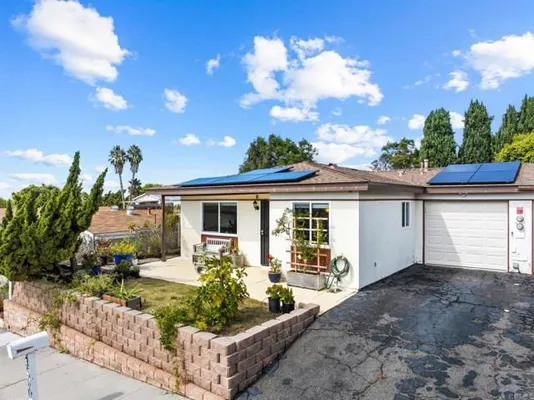 Property Slideshow image 2 of 40 | 3560 santa maria st, Oceanside, CA, 92056