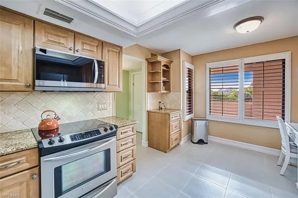Property Slideshow image 3 of 50 | 7430 lake breeze dr 410, Fort Myers, FL, 33907