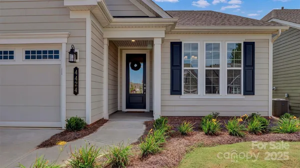 Property Slideshow image 2 of 25 | 4424 moxie way, Charlotte, NC, 28215