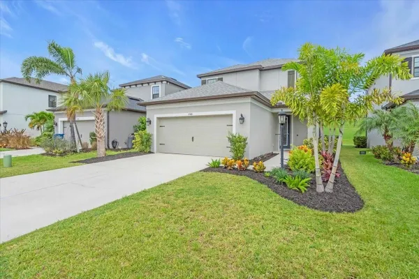 Property Slideshow image 2 of 54 | 5540 summit gln, Bradenton, FL, 34203