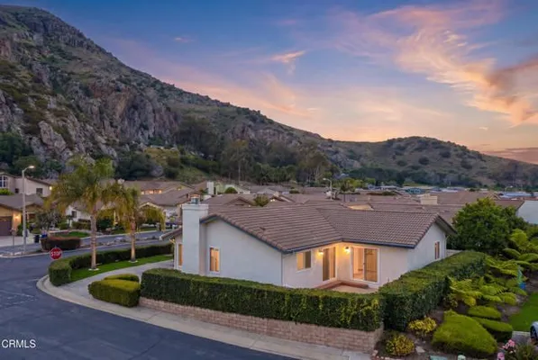 Property Slideshow image 2 of 64 | 6091 irena ave, Camarillo, CA, 93012