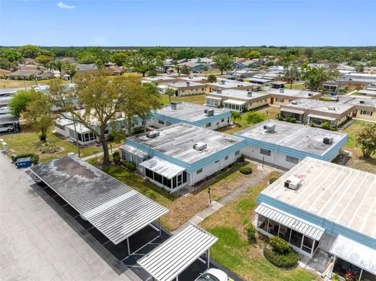 Property Slideshow image 2 of 48 | 1801 bedford ln 33, Sun City Center, FL, 33573