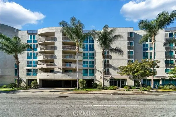 Property Slideshow image 3 of 48 | 267 s san pedro st 218, Los Angeles, CA, 90012