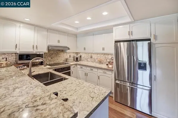 Property Slideshow image 3 of 51 | 2001 oakmont way 6, Walnut Creek, CA, 94595