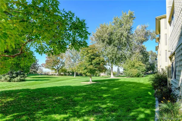 Property Slideshow image 2 of 28 | 585 s alton way apt 10a, Denver, CO, 80247