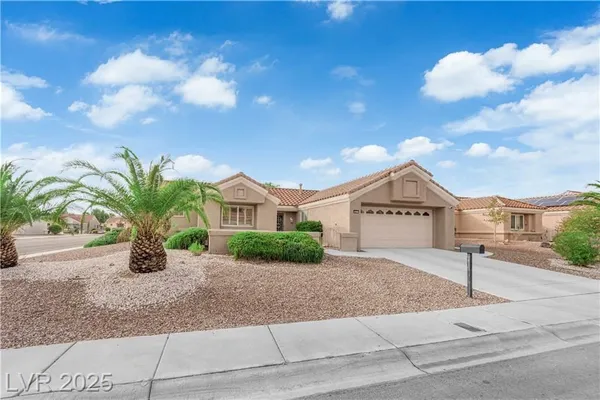 Property Slideshow image 2 of 27 | 8801 villa ridge dr, Las Vegas, NV, 89134