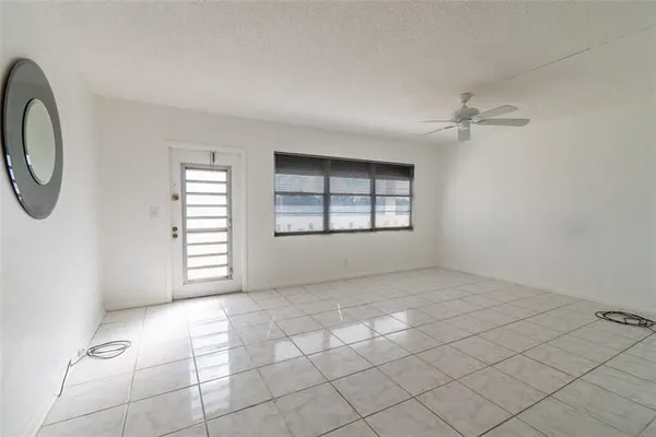 Property Slideshow image 3 of 18 | 4035 cambridge b # 4035, Deerfield Beach, FL, 33442