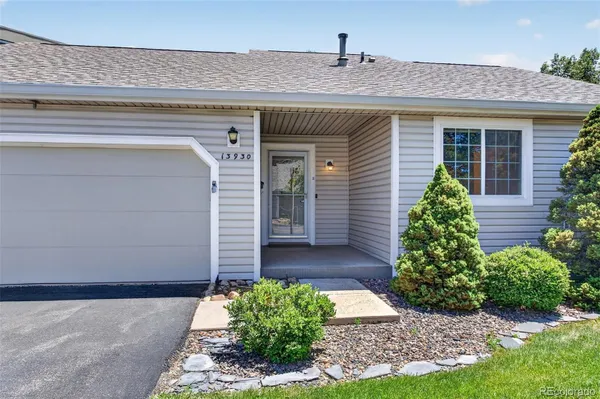 Property Slideshow image 3 of 47 | 13930 e linvale pl, Aurora, CO, 80014