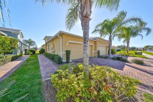 Property Slideshow image 2 of 67 | 611 chipper dr, Sun City Center, FL, 33573
