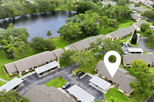Property Slideshow image 3 of 60 | 2538 oakleaf ln 33b, Clearwater, FL, 33763