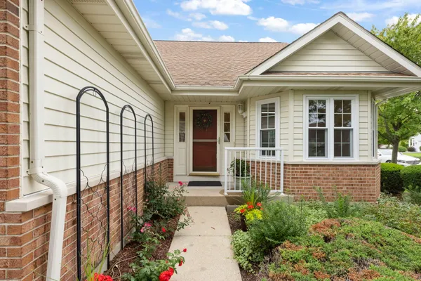 Property Slideshow image 3 of 45 | 21403 w sycamore dr, Plainfield, IL, 60544