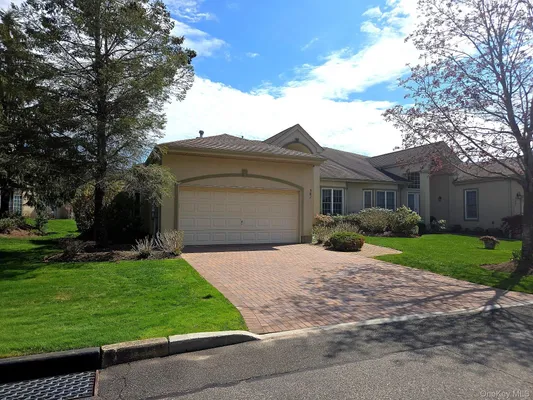 Property Slideshow image 3 of 24 | 381 altessa blvd, Huntington, NY, 11747