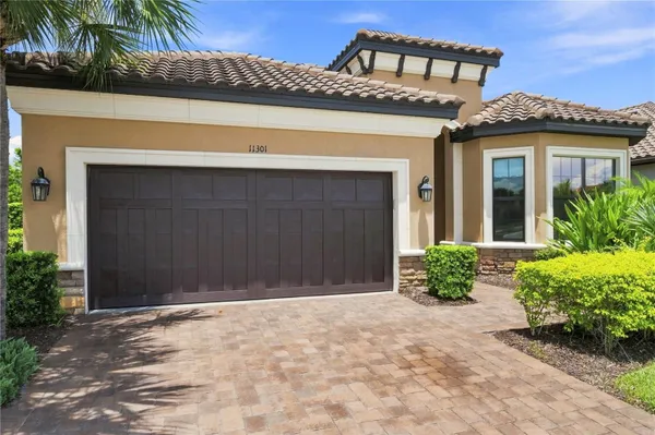 Property Slideshow image 3 of 51 | 11301 juglans dr, Odessa, FL, 33556