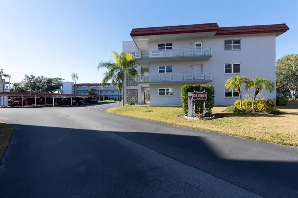 Property Slideshow image 2 of 33 | 5660 80th st a202, St Petersburg, FL, 33709