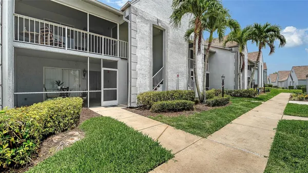 Property Slideshow image 3 of 71 | 6611 stone river rd 103, Bradenton, FL, 34203