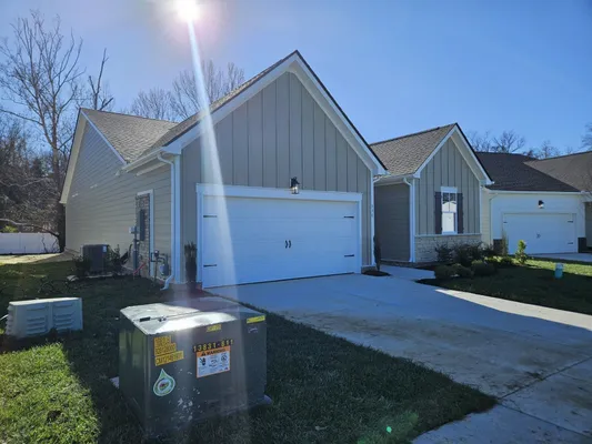 Property Slideshow image 2 of 38 | 336 stonehaus cir, Antioch, TN, 37013