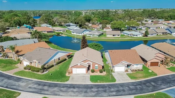 Property Slideshow image 3 of 59 | 6144 silver lakes dr, Lakeland, FL, 33810