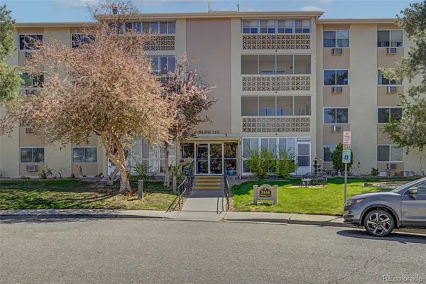 Property Slideshow image 2 of 37 | 3164 s wheeling way 408, Aurora, CO, 80014