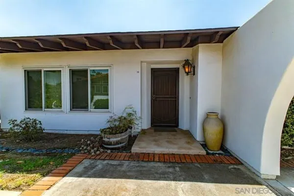 Property Slideshow image 3 of 39 | 16577 caminito vecinos 19, San Diego, CA, 92128