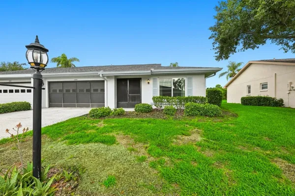 Property Slideshow image 2 of 42 | 1425 leland dr, Sun City Center, FL, 33573