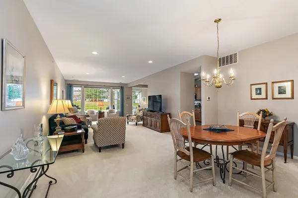 Property Slideshow image 3 of 24 | 13515 ivy dr, Huntley, IL, 60142