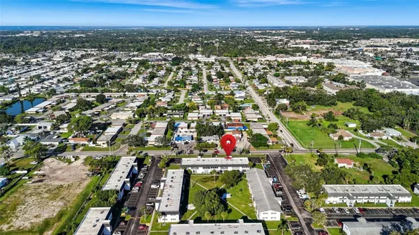 Property Slideshow image 2 of 25 | 4705 5th st w apt 302, Bradenton, FL, 34207