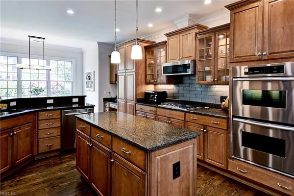 Property Slideshow image 3 of 38 | 105 leven links, Williamsburg, VA, 23188