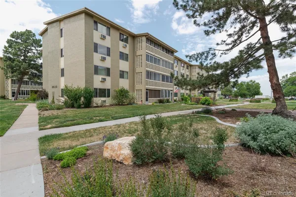Property Slideshow image 3 of 32 | 9625 e center ave 8a, Denver, CO, 80247