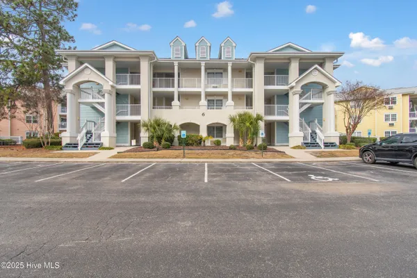 Property Slideshow image 2 of 32 | 330 s middleton dr 607, Calabash, NC, 28467
