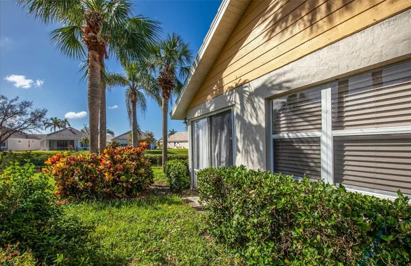 Property Slideshow image 2 of 48 | 172 southampton pl 346, Venice, FL, 34293